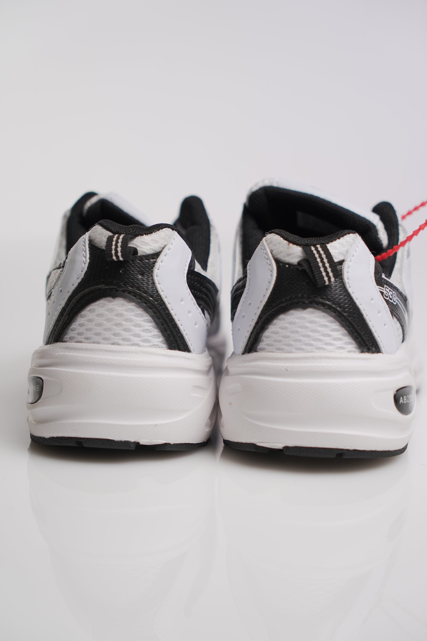 New Balance 530 UNISEX White/Metallic/Black