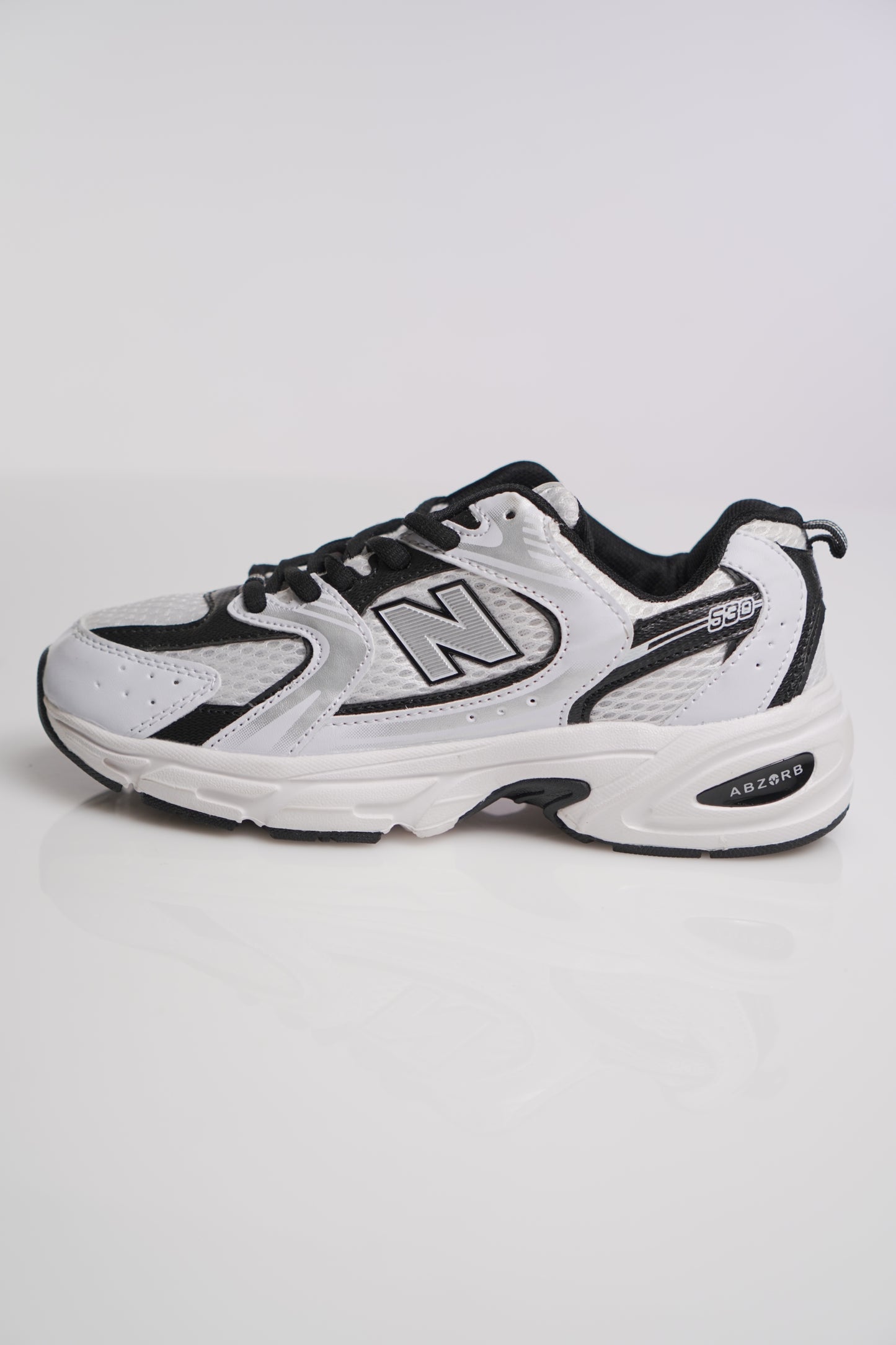 New Balance 530 UNISEX White/Metallic/Black