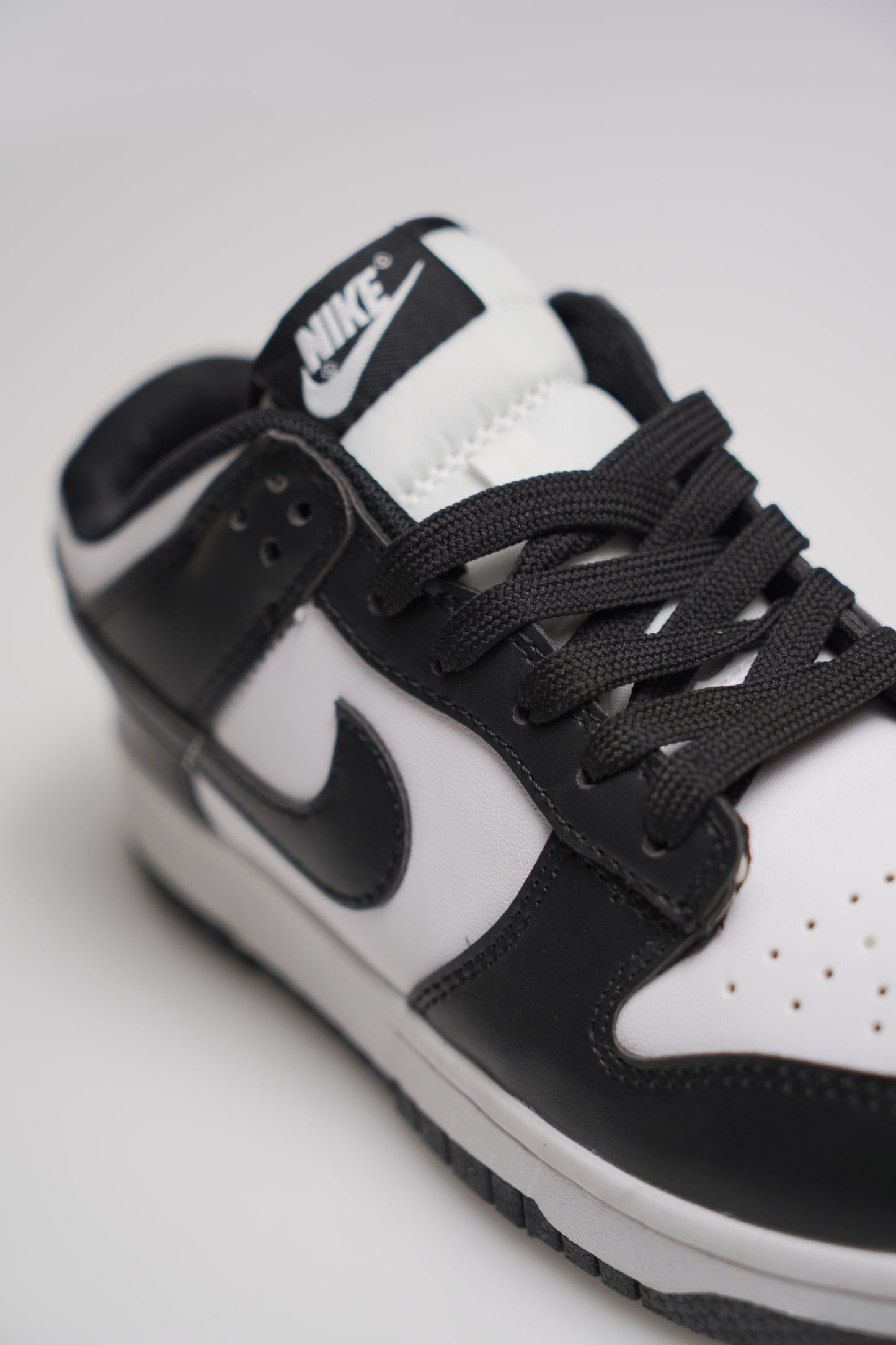 Nike Dunk Low Retro White Black Panda