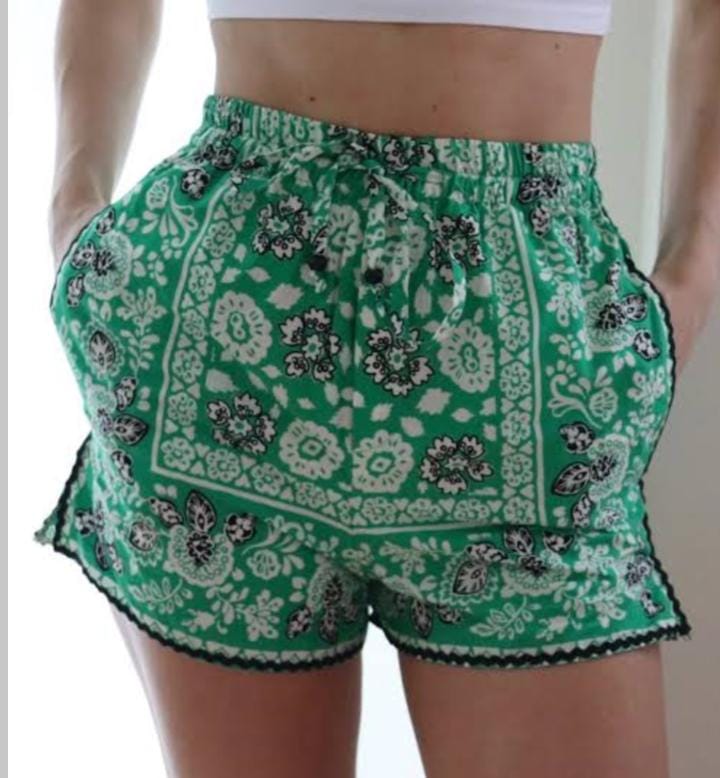 Green Women's Floral Printed Short - BEAUTY BAR