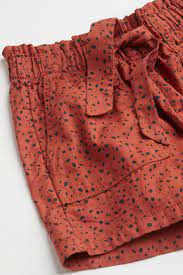 H&M High-Waisted Shorts Brick Red/Spotted - BEAUTY BAR