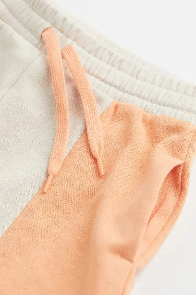 H&M Sweatshorts Light orange/Block-coloured - BEAUTY BAR