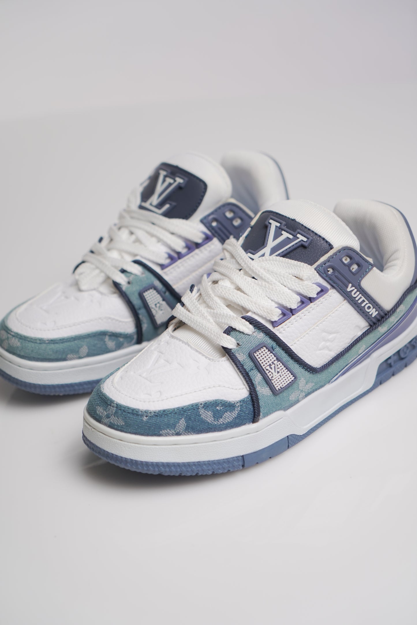 Louis Vuitton Sneakers White Blue