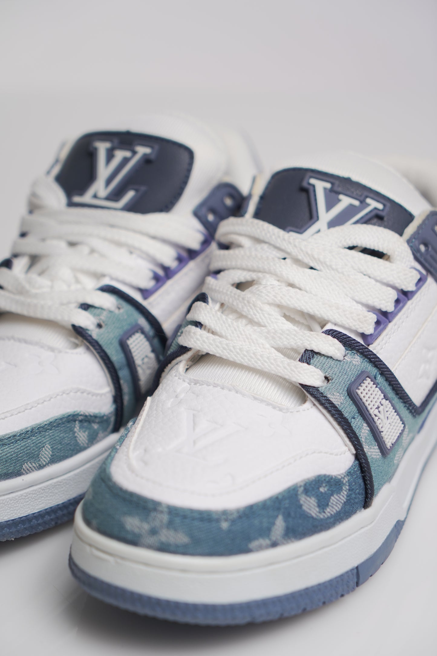 Louis Vuitton Sneakers White Blue