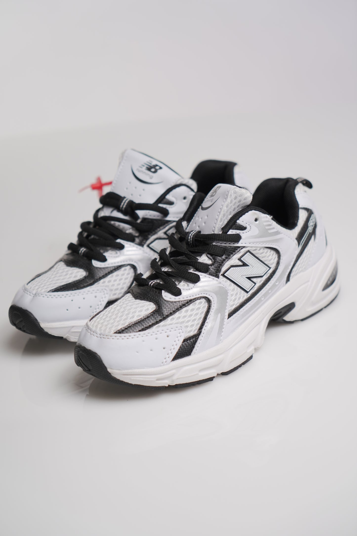 New Balance 530 UNISEX  White/Metallic/Black