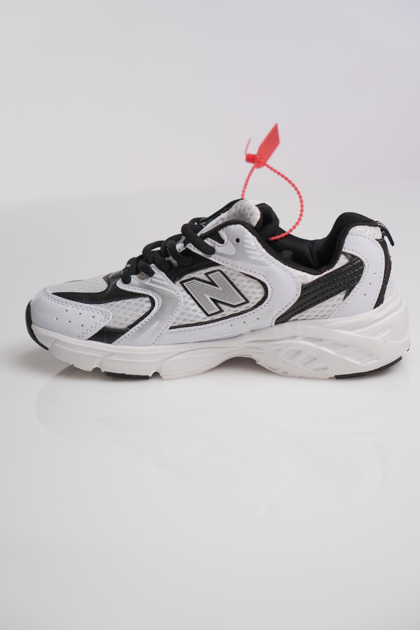 New Balance 530 UNISEX  White/Metallic/Black