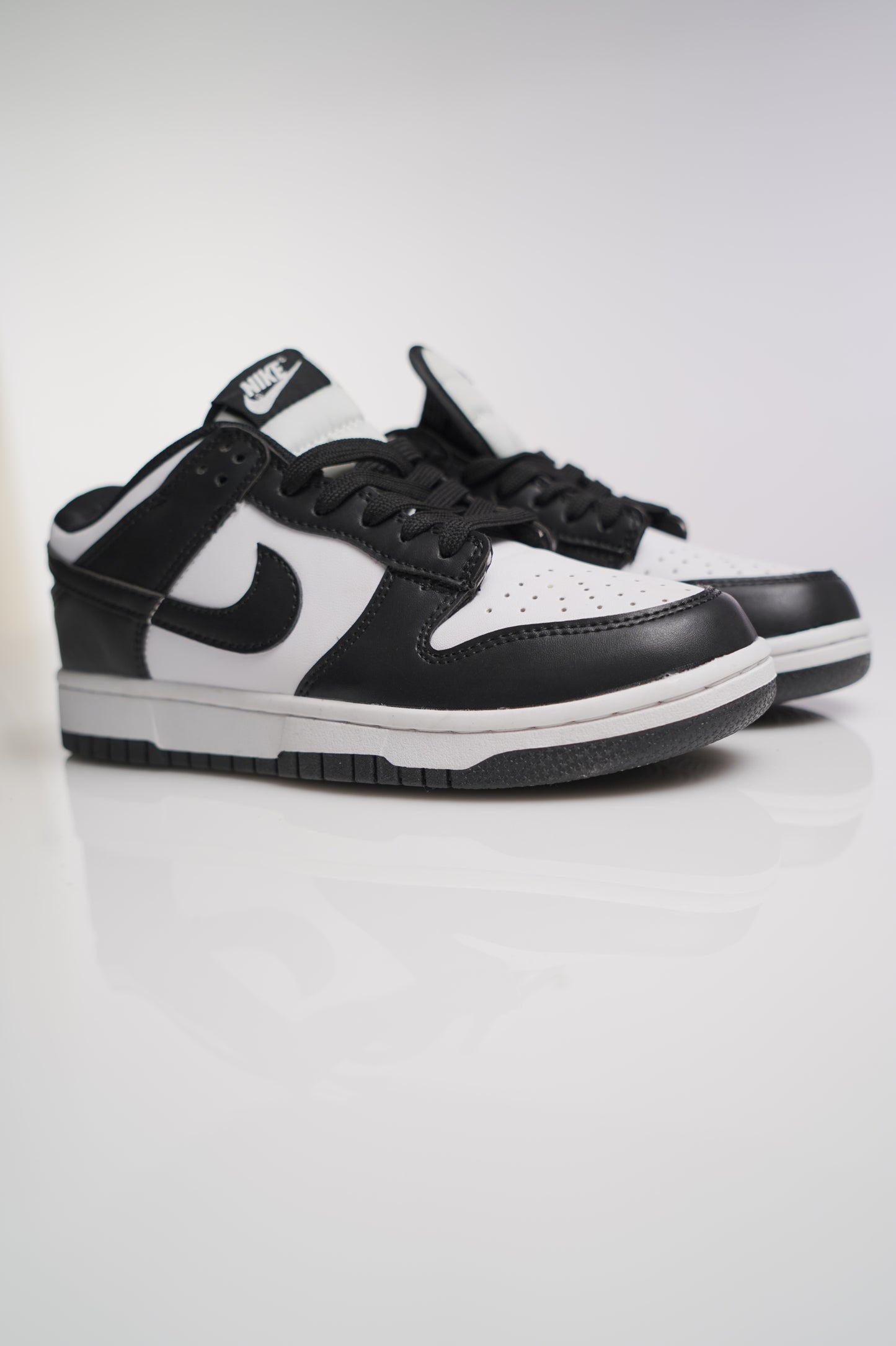 Nike Dunk Low Retro White Black Panda