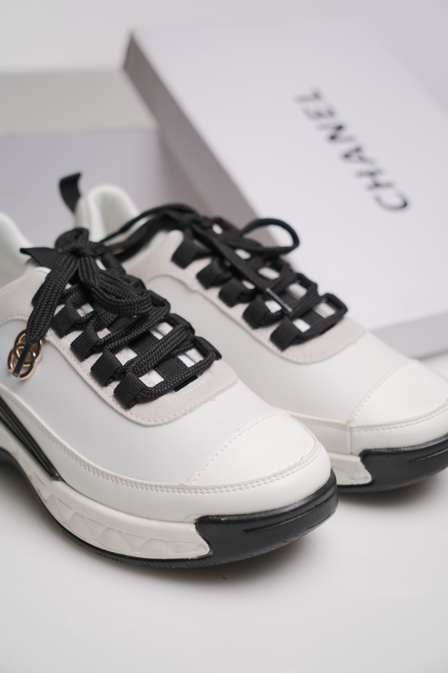 Chanel Velvet Calfskin Mixed Fibers CC Sneakers 40 Ivory Black