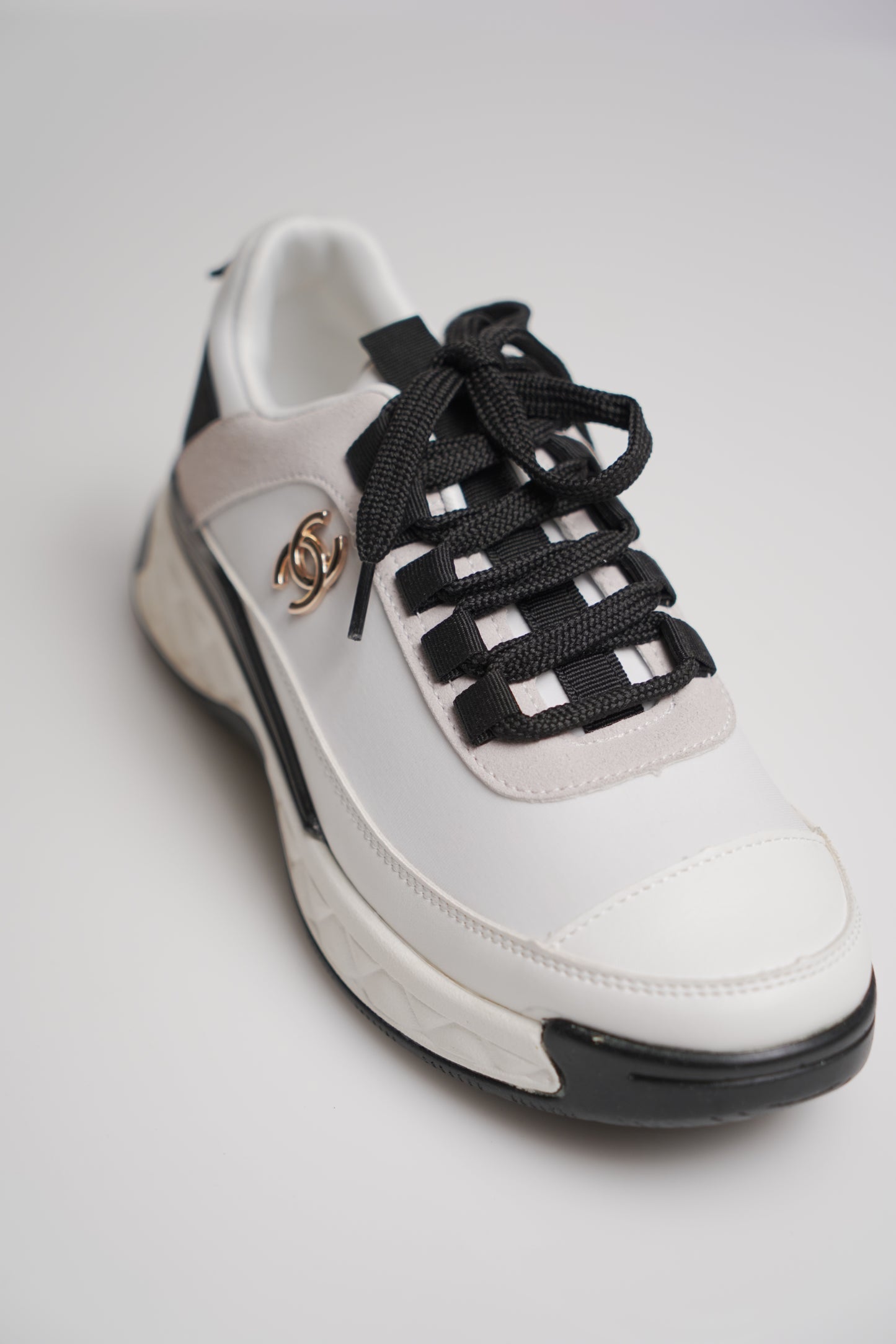 Chanel Velvet Calfskin Mixed Fibers CC Sneakers 40 Ivory Black