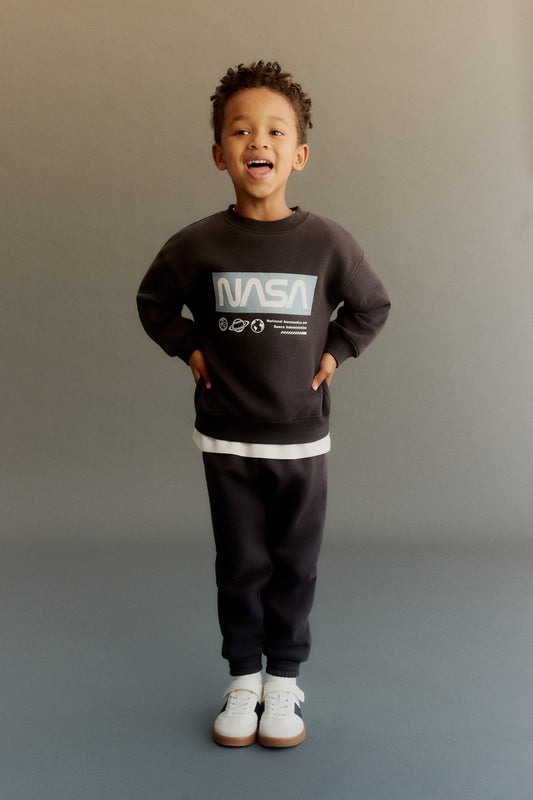 2-Piece Sweatshirt and Joggers Set