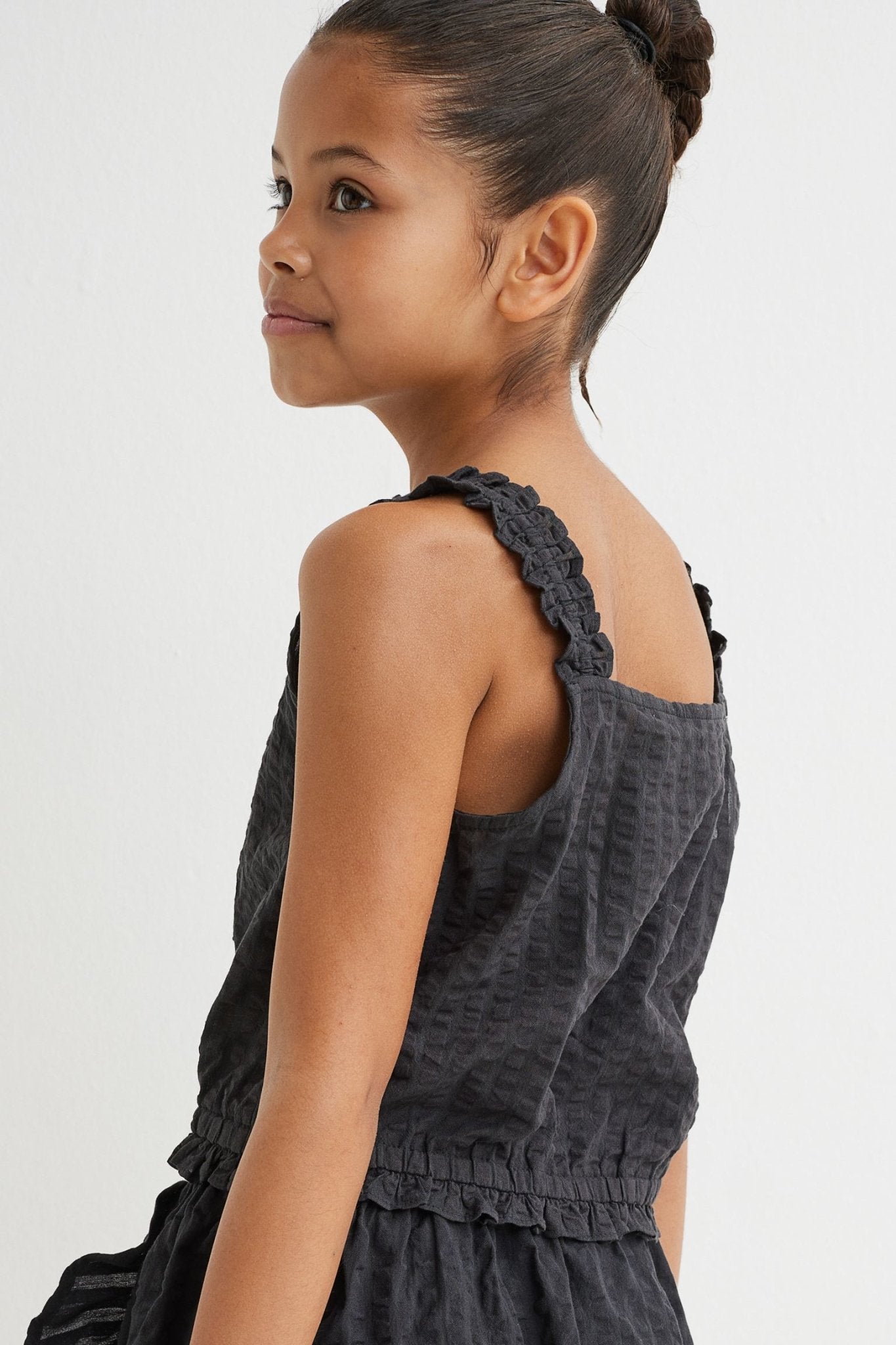 H&M Cropped Sleeveless Top Dark Grey - BEAUTY BAR