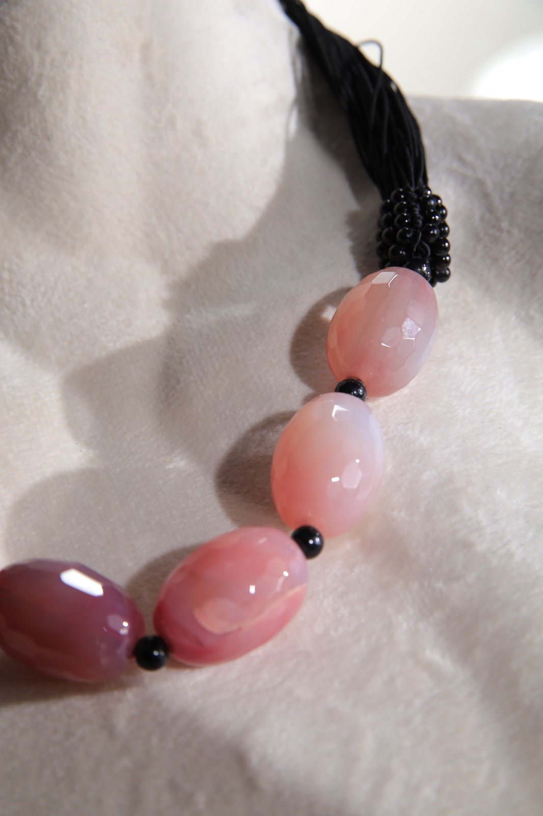 Necklaces Fuchsia Beads & Onyx Leather - BEAUTY BAR