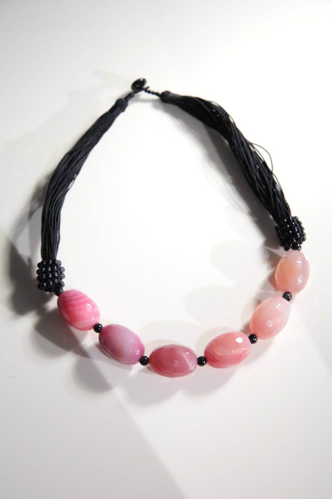 Necklaces Fuchsia Beads & Onyx Leather - BEAUTY BAR